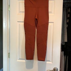 Old navy elevate legging, contour top